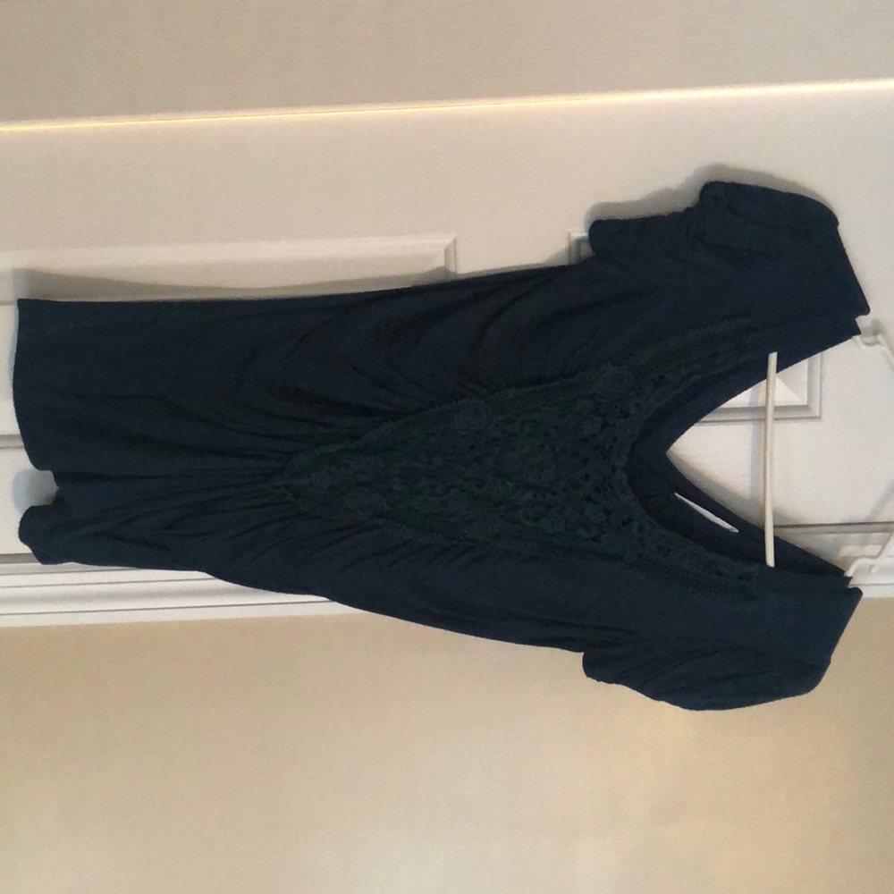 Women’s medium short sleeve shirt